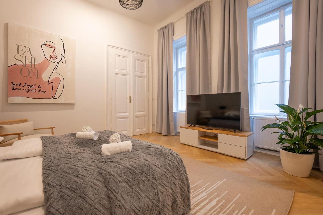 Spacious 110М2 Flat In The City Center Viena Exterior foto