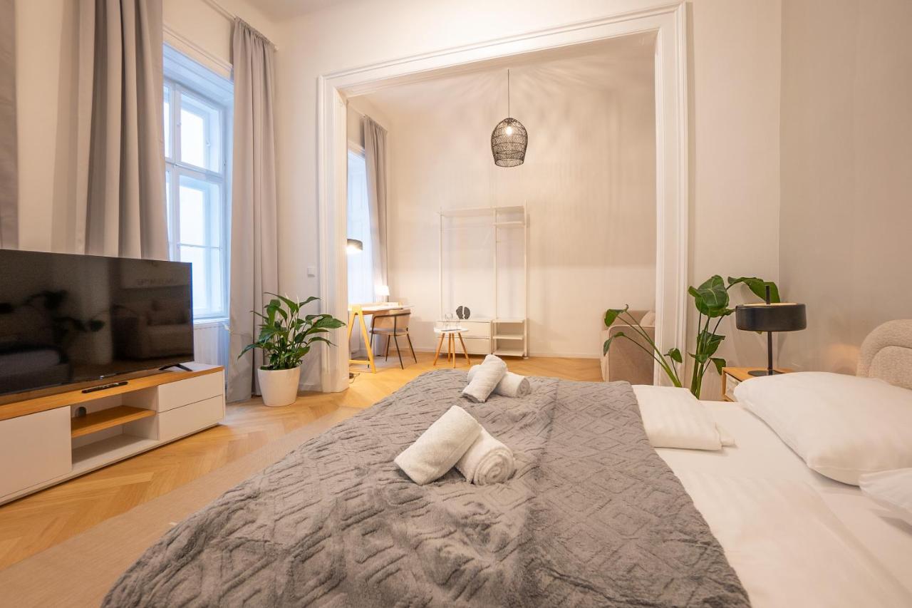 Spacious 110М2 Flat In The City Center Viena Exterior foto